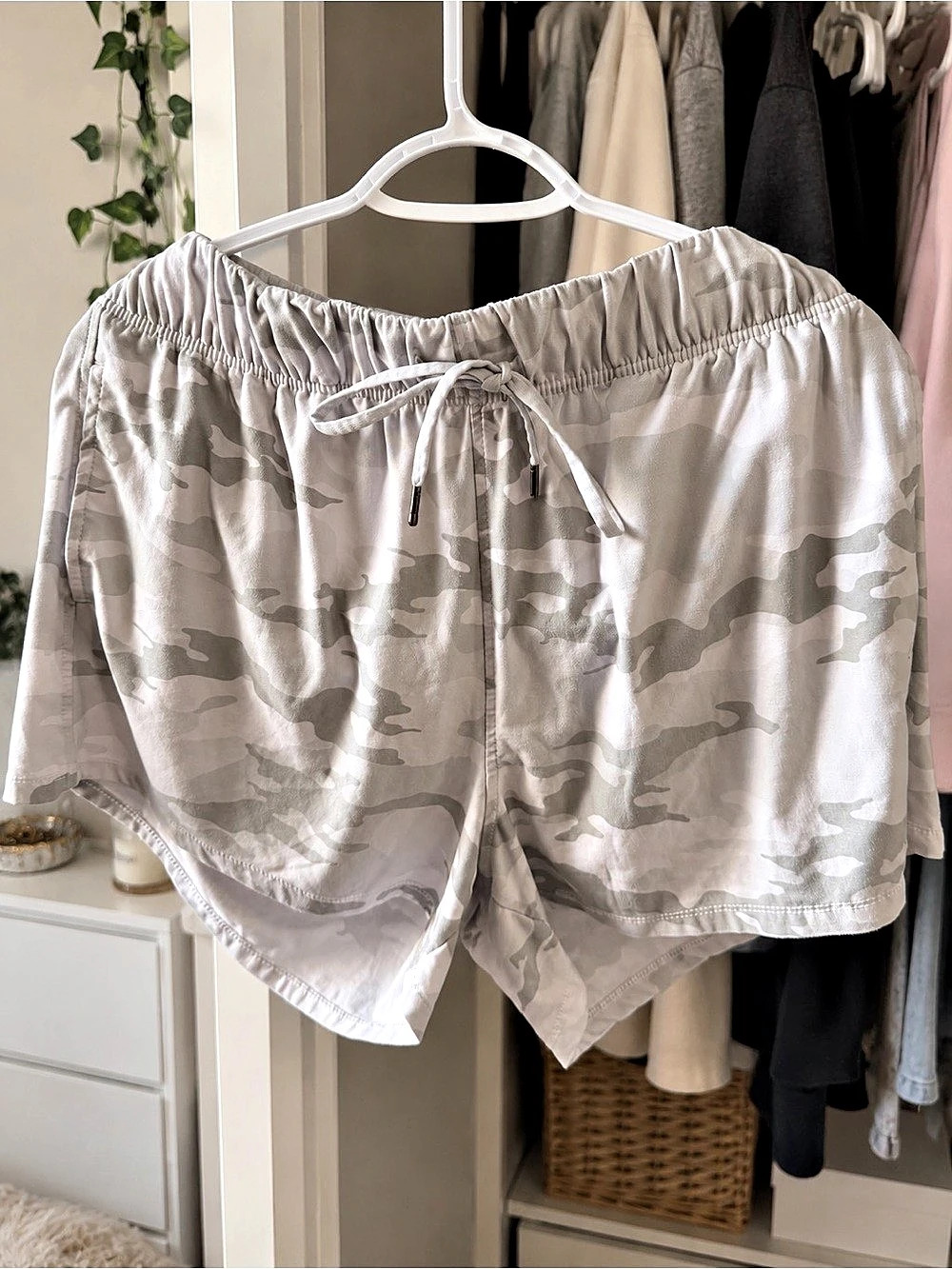 Athletic Shorts in Gray & White Like New